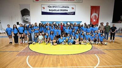Kemer Belediye Başkanı Necati Topaloğlu öncülüğünde başlatılan ücretsiz futbol, basketbol,