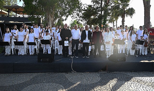 Kemer Belediye Başkanı Necati Topaloğlu öncülüğünde kurulan Kemer Belediyesi Cumhuriyet