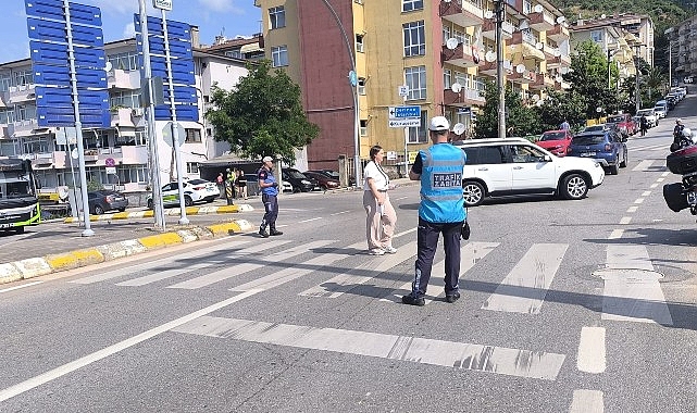 Kocaeli Büyükşehir Zabıtası, Yükseköğretim Kurumları Sınavı süresince adayların yanında oldu.