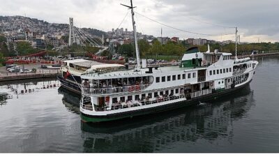 Kocaeli Büyükşehir Belediyesi, yaz sezonunun sevilen etkinliklerinden “Körfez’de Mehtap Turları”