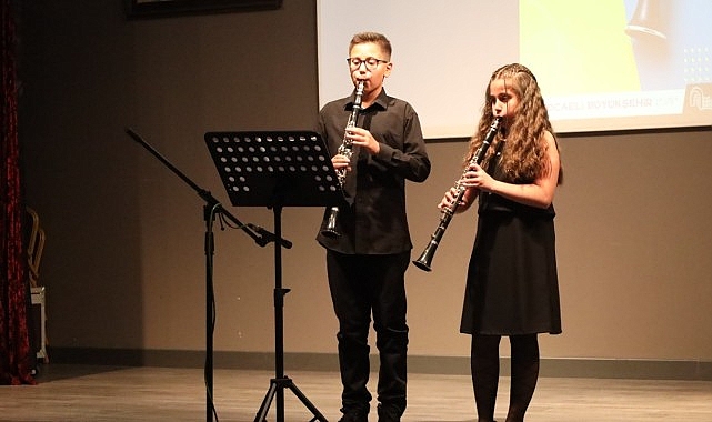 Kocaeli Büyükşehir Belediye Konservatuvarı’nda yıl sonu öğrenci konserleri başladı.