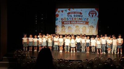 Maltepe Belediyesi’nin kreşlerinde yılsonu heyecanı Maltepe Belediyesi kreşlerinde eğitim alan öğrencilerin yılsonu gösterileri Yaşar Kemal