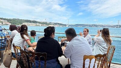 Maltepe Belediyesi, aileler için İstanbul Boğazı’nda deniz yolculuğu programı düzenledi.