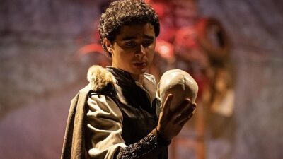 Maltepe Belediye Tiyatrosu’nun sahnelediği “Hamlet” oyunu, Avrupa’nın en prestijli festivallerinden