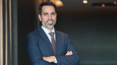 Sürdürülebilirliği yalnızca çevresel bir sorumluluk olarak değil; medikal mükemmeliyet, hasta