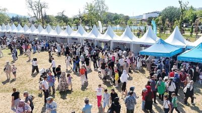 Kocaeli Büyükşehir Belediyesi’nin İzmit Millet Bahçesi’nde düzenlediği Karneval Çocuk Şenliği’nde