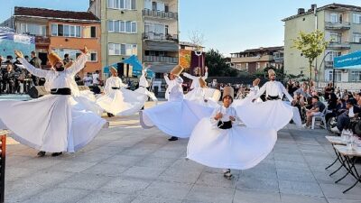 Büyükşehir Belediyesi’nin katkısıyla İzmit Mehmet Ali Paşa Camii’nde gerçekleştirilen “Mâh-ı