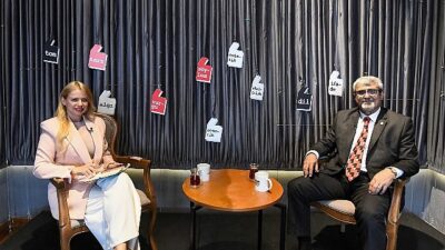 Osmangazi Belediyesi’nin düzenlediği Medya Buluşmaları’nda konuşan deneyimli gazeteci Dr.