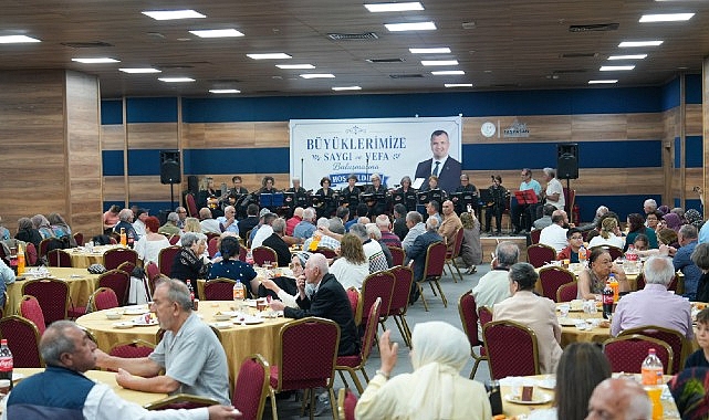 Saray Belediye Başkanı Abdül Taşyasan ilçenin çınarları, hayat tecrübeleriyle ışık