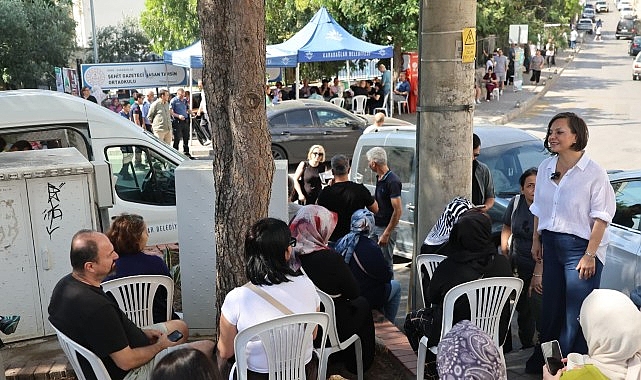 Karabağlar Belediyesi, eğitim yolculuğunda öğrencilerin ve ailelerinin yanında olmaya devam