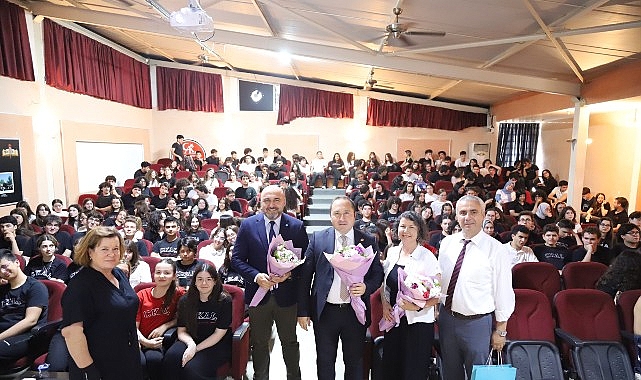 İzmir Bakırçay Üniversitesi Rektörü Prof.