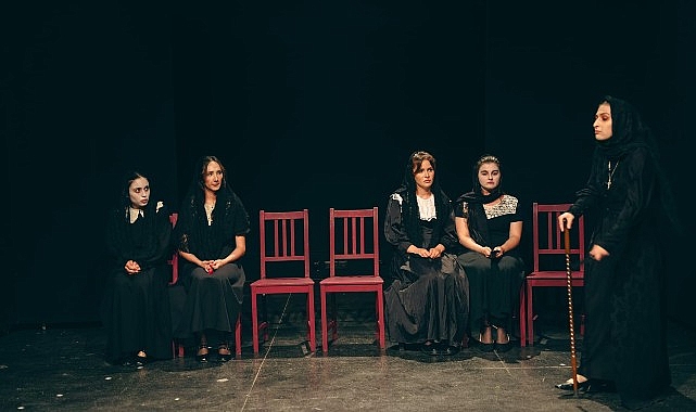 İO Uluslararası Tiyatro Festivali kapsamında düzenlenen Üniversiteler Arası Tiyatro Buluşmaları’nda,