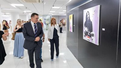 Eğitim-Sen Mersin Şubesi’nin düzenlediği ve sendika balkonundan ulusal arenaya taşınan