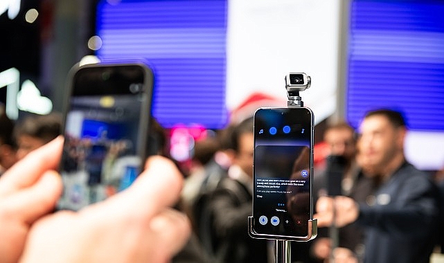 HONOR Robot Phone  dünyaya tanıtılıyor