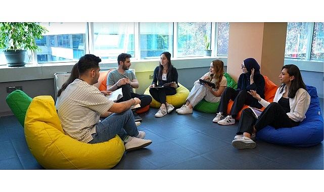 Yapay zekâ sosyal bilimcilere yeni kariyer kapıları açıyor!