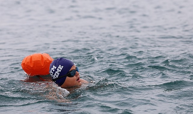 Aliağalı Özel Yüzücü Kaan Vural açık denizde yeni hedeflere yüzüyor