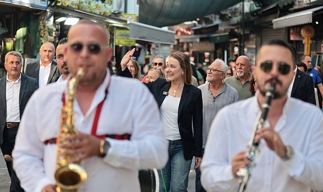 Kemeraltı Festivali esnafın yüzünü güldürdü